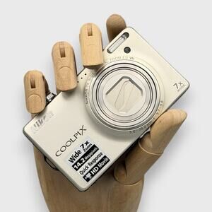Nikon Coolpix S6000 Digital Camera | 14.2MP | Silver